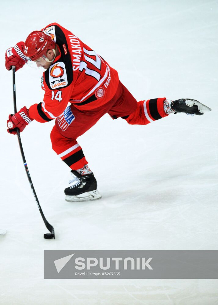 Ice hockey. Kontinental Hockey League. HC Avtomobilist vs. HC SKA