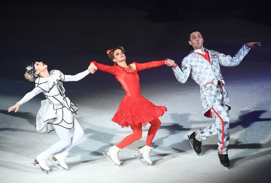 Premiere of Ilya Averbukh's Alice in Wonderland ice show