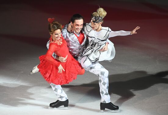 Premiere of Ilya Averbukh's Alice in Wonderland ice show