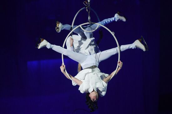 Premiere of Ilya Averbukh's Alice in Wonderland ice show