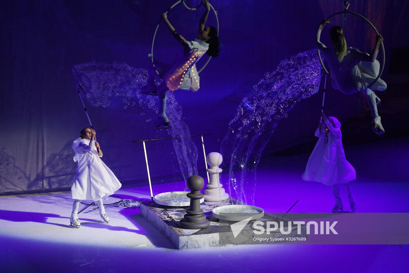 Premiere of Ilya Averbukh's Alice in Wonderland ice show