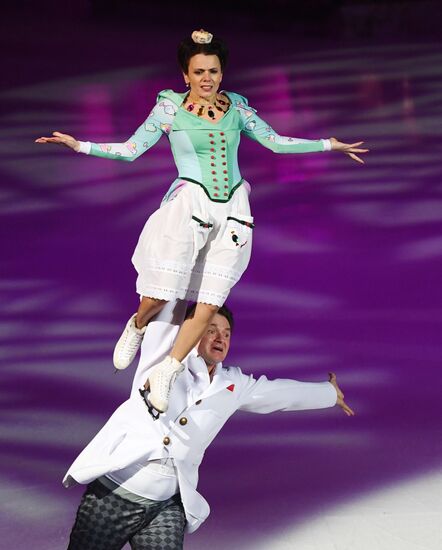 Premiere of Ilya Averbukh's Alice in Wonderland ice show