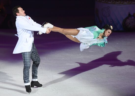 Premiere of Ilya Averbukh's Alice in Wonderland ice show