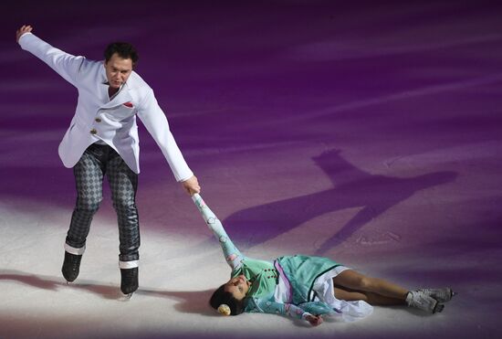 Premiere of Ilya Averbukh's Alice in Wonderland ice show