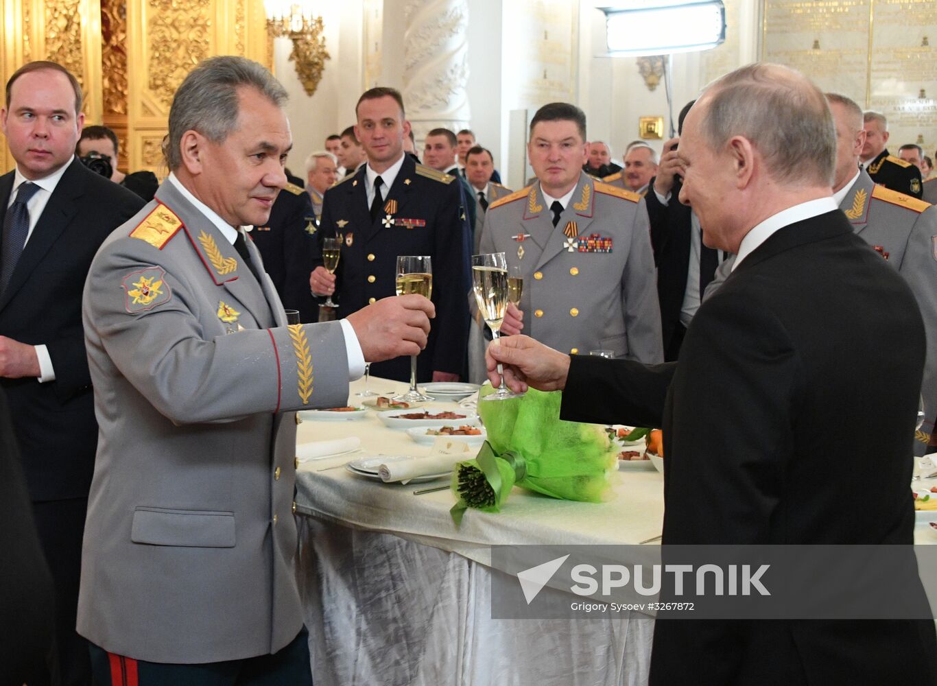 Russian President Vladimir Putin meets with service personnel who took part in counter-terrorism operation in Syria