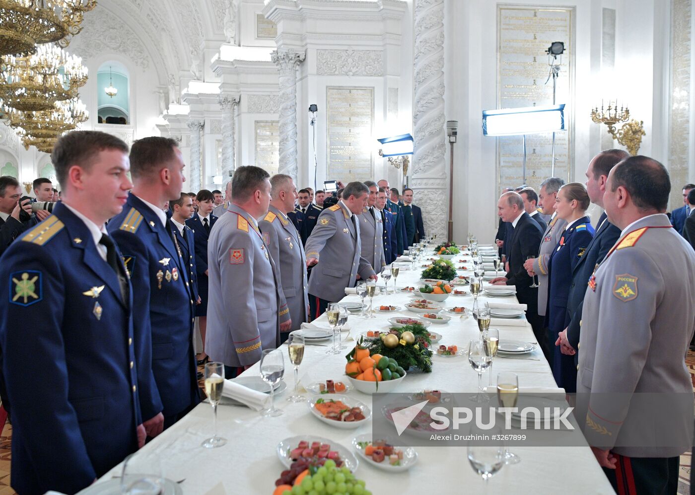 Russian President Vladimir Putin meets with service personnel who took part in counter-terrorism operation in Syria