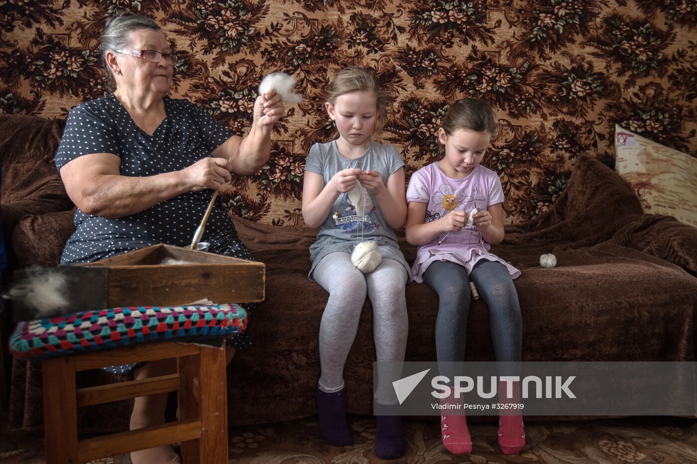 Knitting an Orenburg down-hair shawl