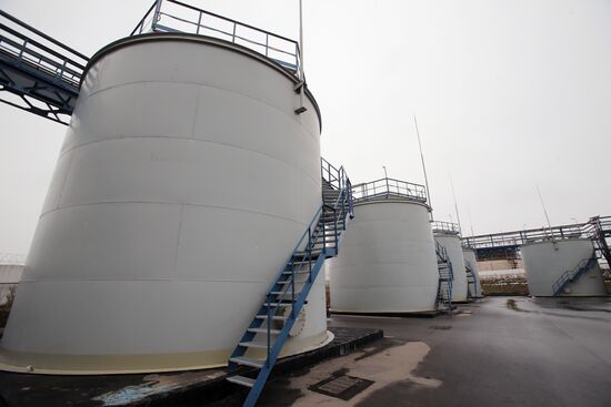 Liquid deicing agent company