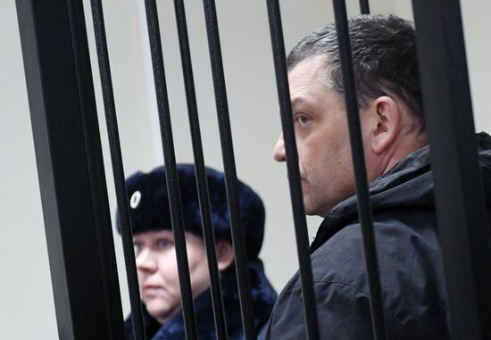 Choosing pre-trial restriction to former Director of Menshevik factory Ilya Averyanov