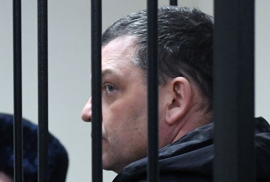 Choosing pre-trial restriction to former Director of Menshevik factory Ilya Averyanov
