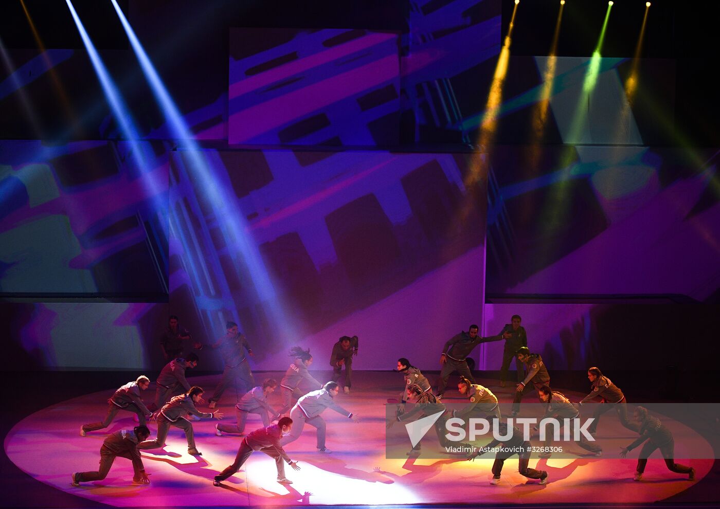 New Year show of Olympic champions 'For sport! City of future'