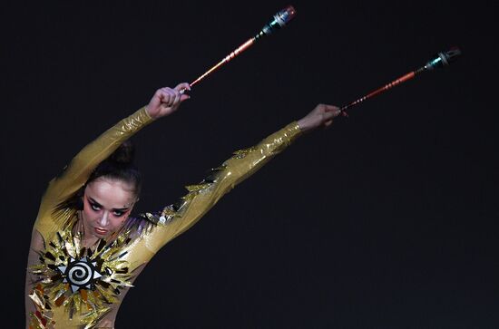 New Year show of Olympic champions 'For sport! City of future'