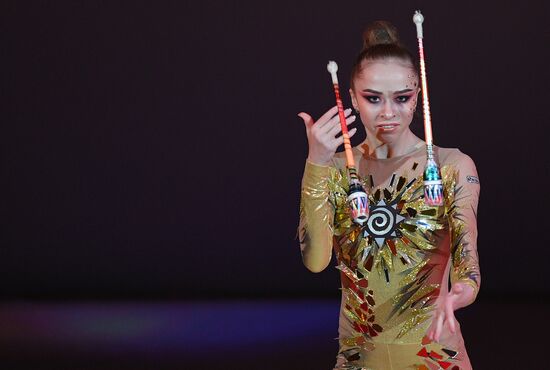 New Year show of Olympic champions 'For sport! City of future'