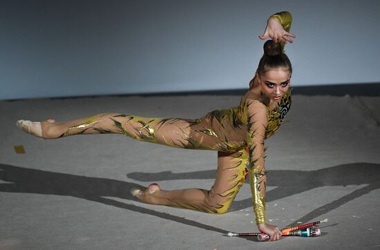 New Year show of Olympic champions 'For sport! City of future'