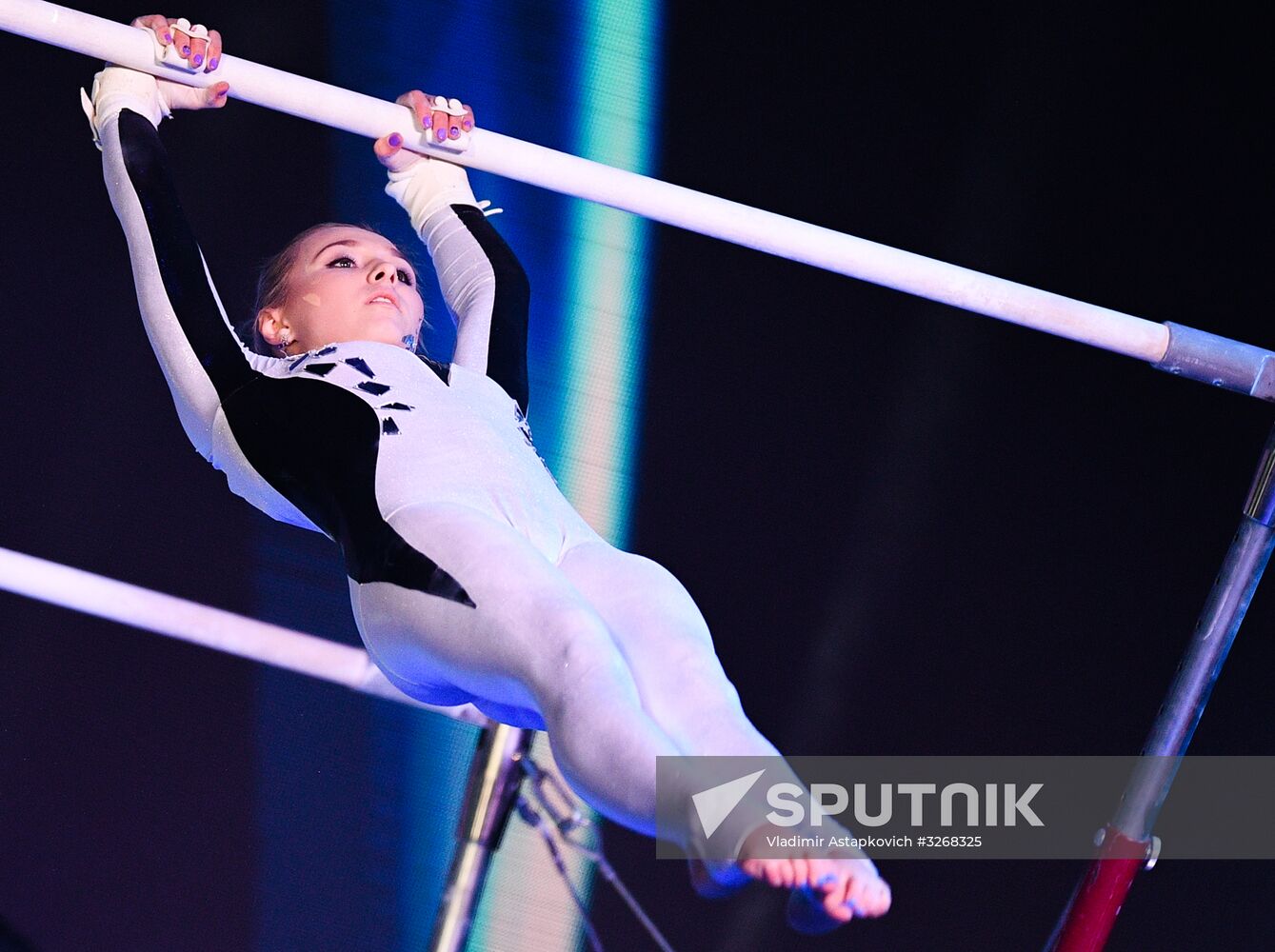 New Year show of Olympic champions 'For sport! City of future'