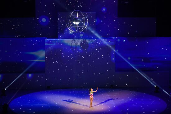 New Year show of Olympic champions 'For sport! City of future'