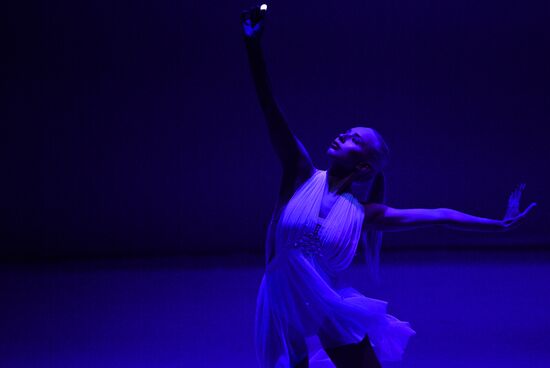 New Year show of Olympic champions 'For sport! City of future'