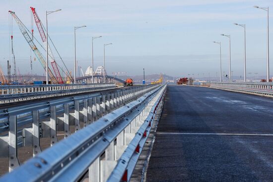 Ministry of Transport publishes photo of finished section of Crimean Bridge