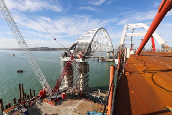 Ministry of Transport publishes photo of finished section of Crimean Bridge