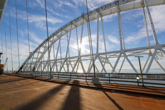 Ministry of Transport publishes photo of finished section of Crimean Bridge
