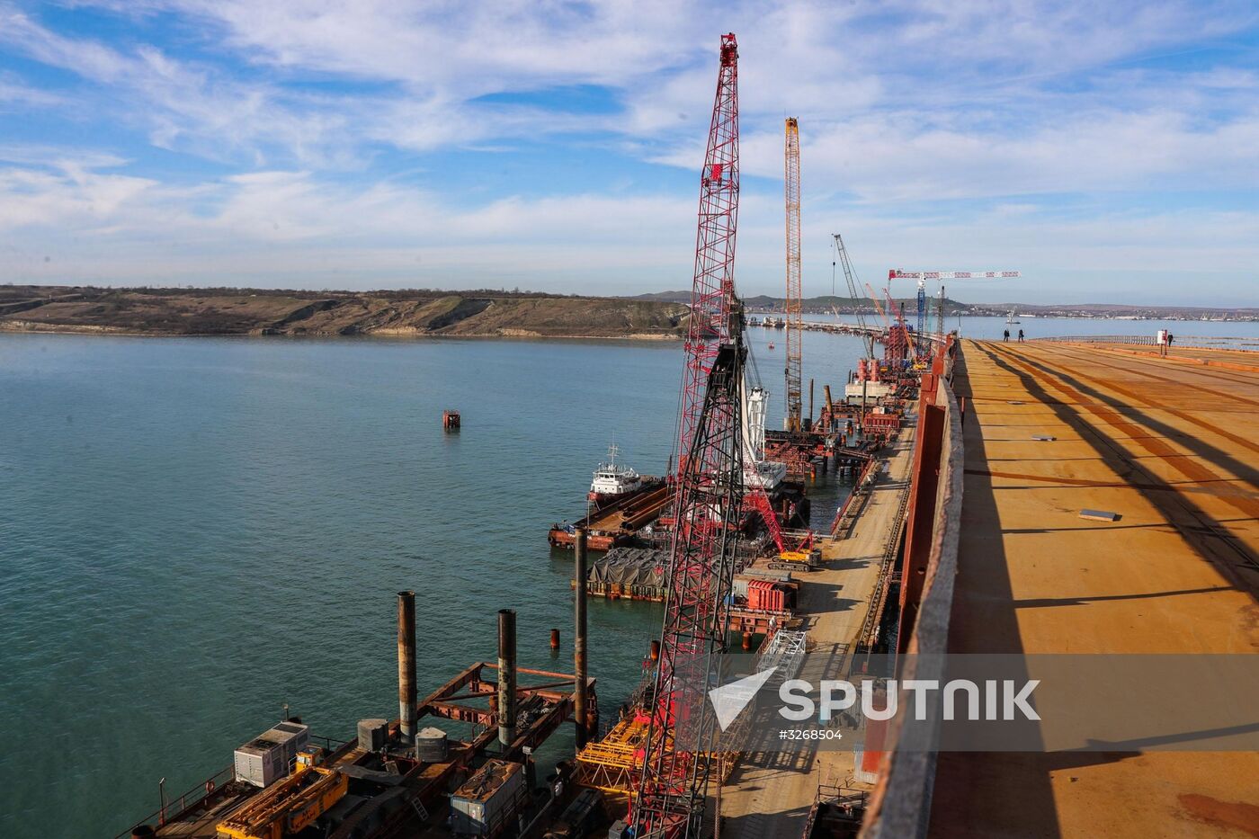 Ministry of Transport publishes photo of finished section of Crimean Bridge