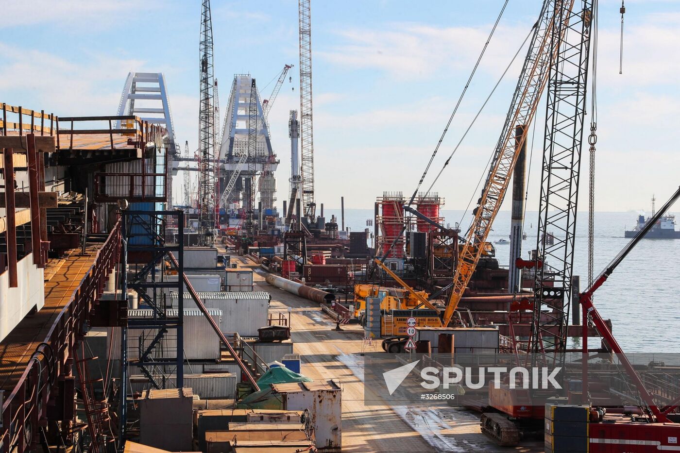 Ministry of Transport publishes photo of finished section of Crimean Bridge