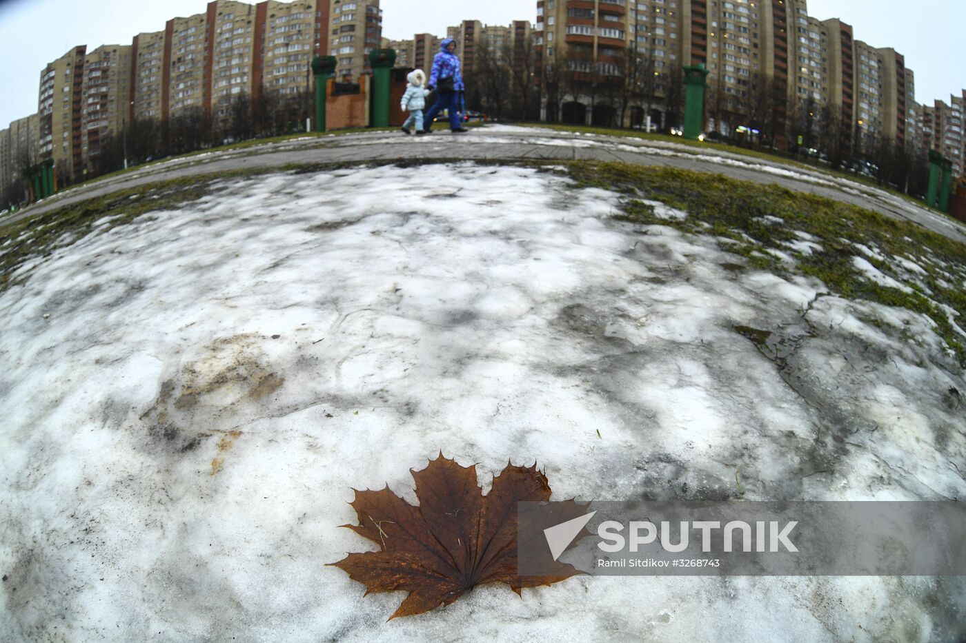 Abnormally warm weather in Moscow