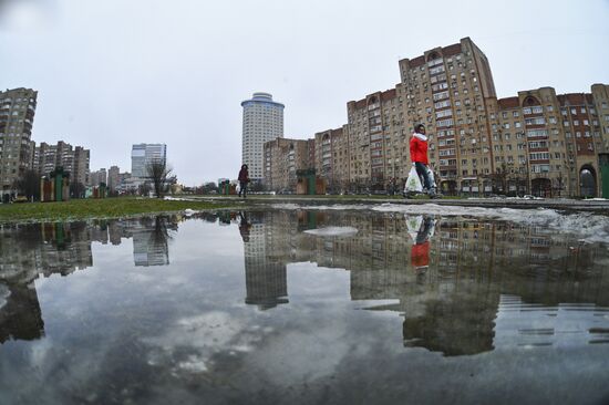 Abnormally warm weather in Moscow