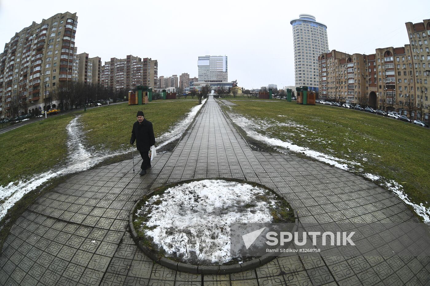 Abnormally warm weather in Moscow