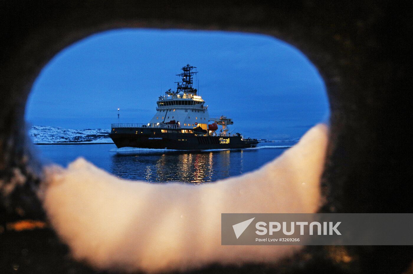 Ilya Muromets diesel electric icebreaker arrives at Northern Fleet base