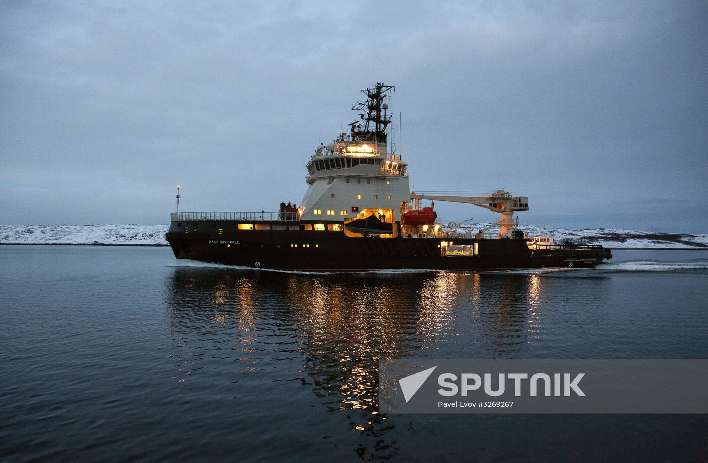 Ilya Muromets diesel electric icebreaker arrives at Northern Fleet base
