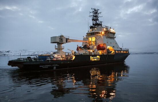 Ilya Muromets diesel electric icebreaker arrives at Northern Fleet base
