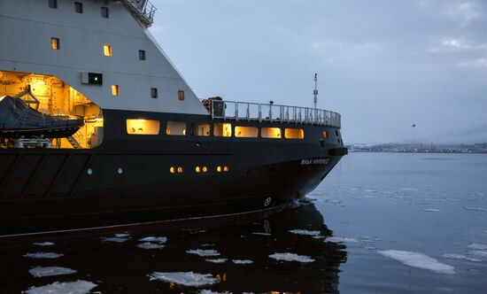Ilya Muromets diesel electric icebreaker arrives at Northern Fleet base