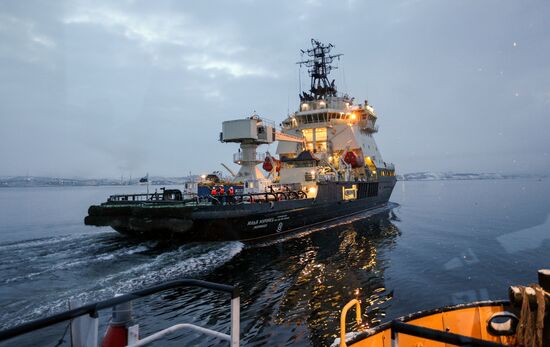 Ilya Muromets diesel electric icebreaker arrives at Northern Fleet base