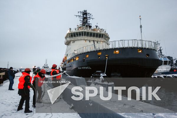 Ilya Muromets diesel electric icebreaker arrives at Northern Fleet base