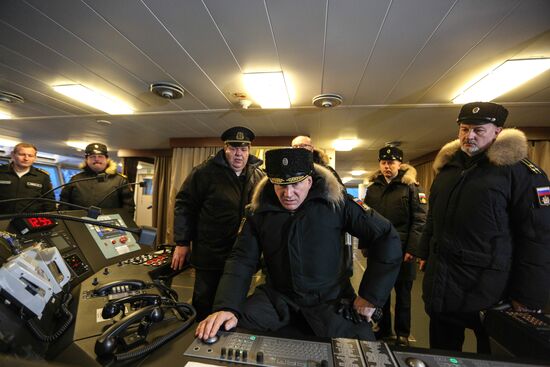 Ilya Muromets diesel electric icebreaker arrives at Northern Fleet base