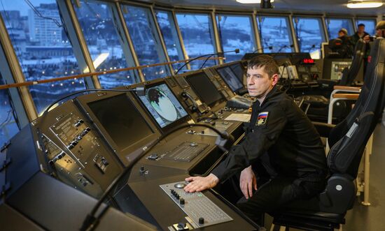 Ilya Muromets diesel electric icebreaker arrives at Northern Fleet base