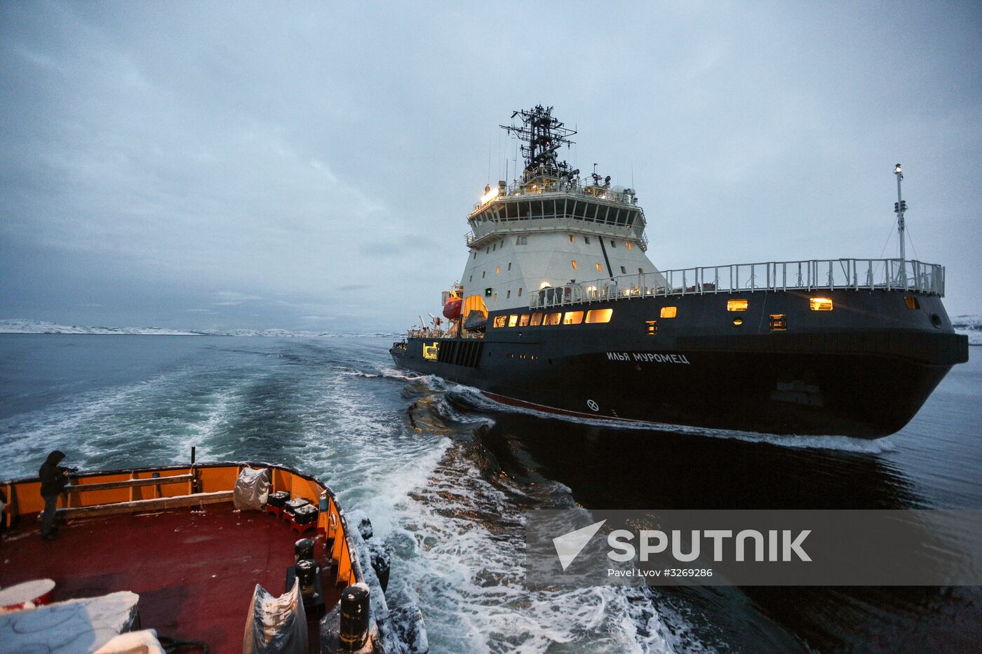 Ilya Muromets diesel electric icebreaker arrives at Northern Fleet base