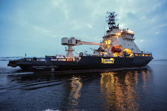 Ilya Muromets diesel electric icebreaker arrives at Northern Fleet base