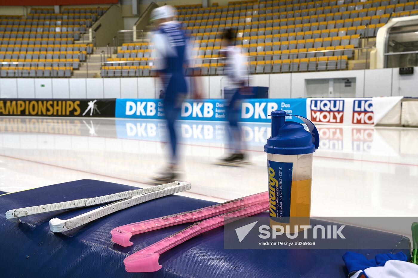 Speed skating. European Single Distance Championships. Training sessions