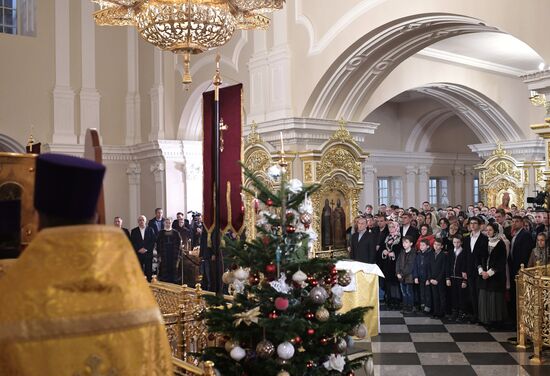 President Putin attends Christmas service
