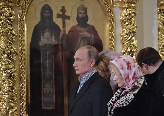 President Putin attends Christmas service