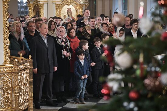 President Putin attends Christmas service