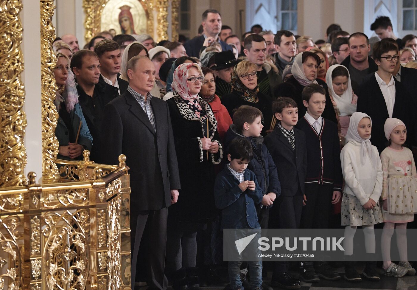 President Putin attends Christmas service