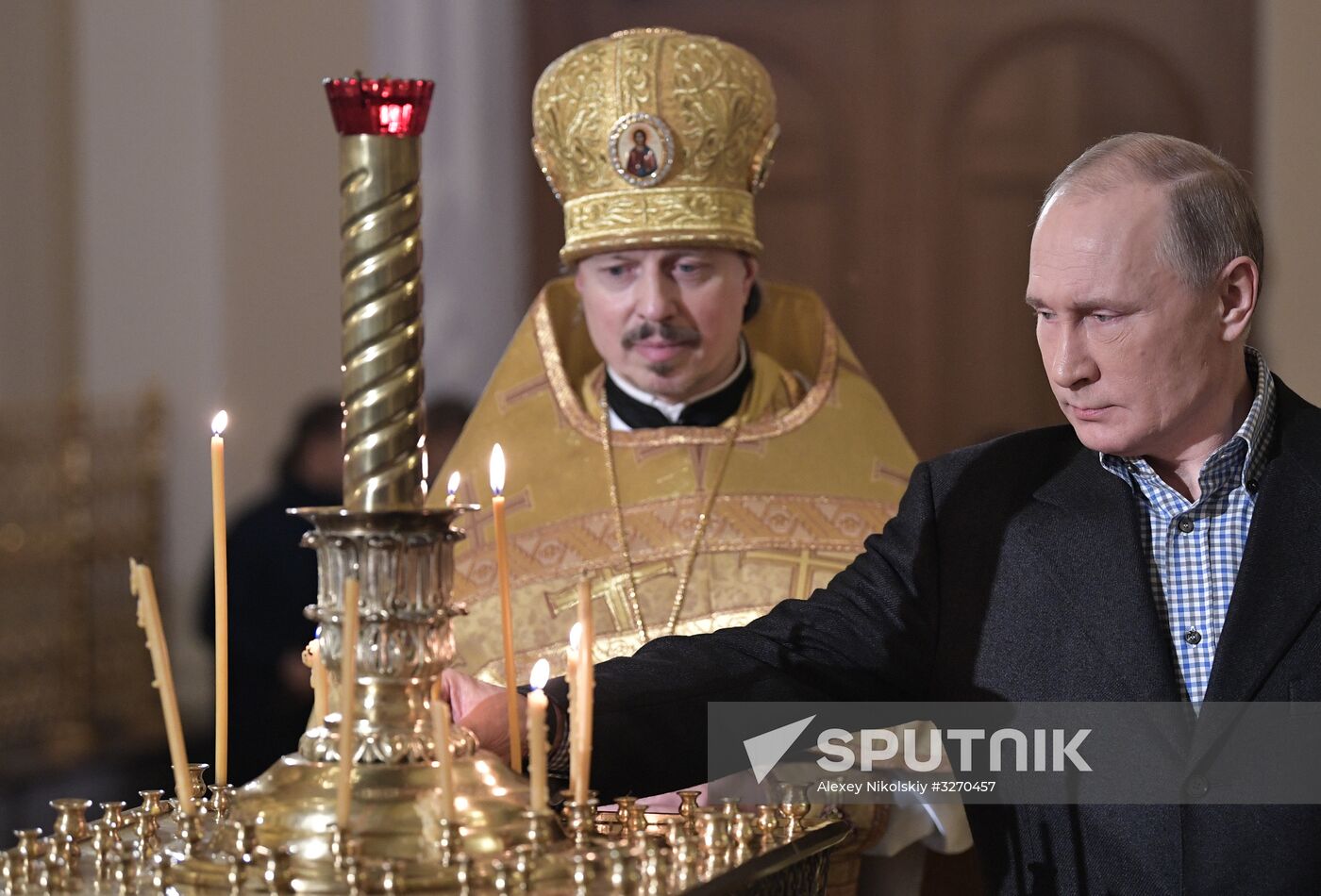 President Putin attends Christmas service