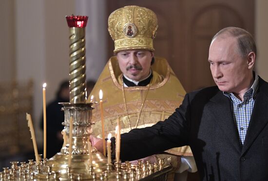 President Putin attends Christmas service