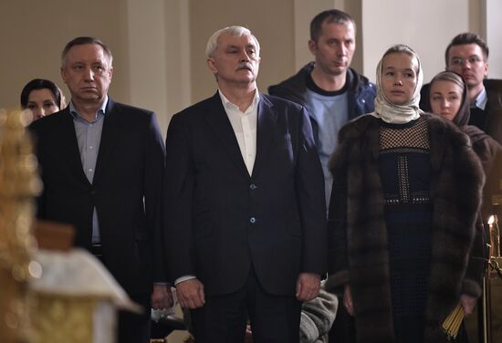 President Putin attends Christmas service