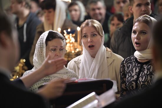 President Putin attends Christmas service