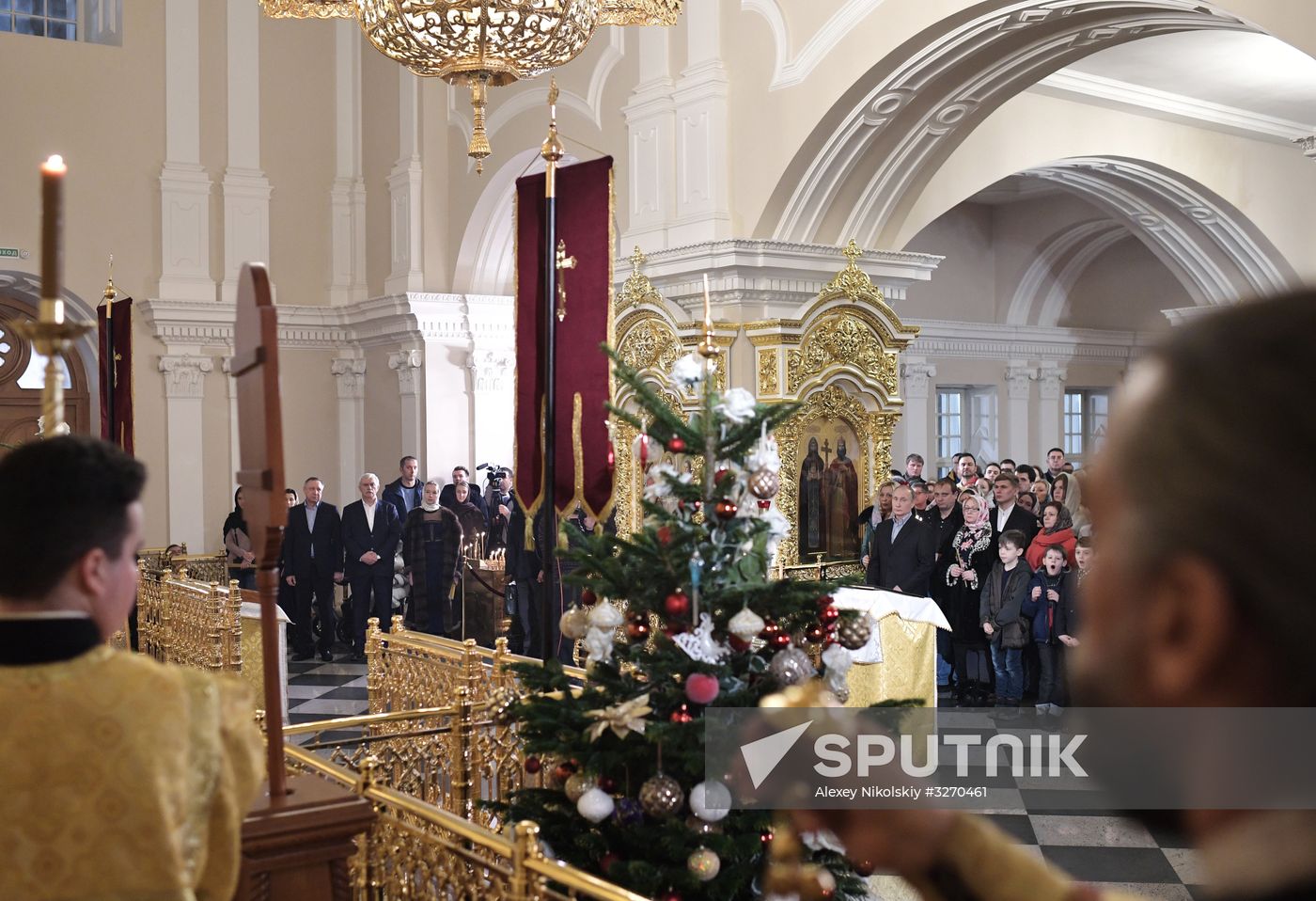 President Putin attends Christmas service