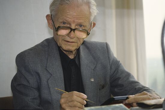 Artist Viktor Lipitsky